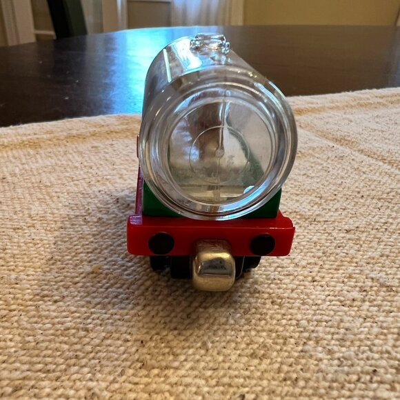 2004 Thomas Take Along Snow Globe Happy Holidays Christmas Tanker Train Car - Picture 5 of 9